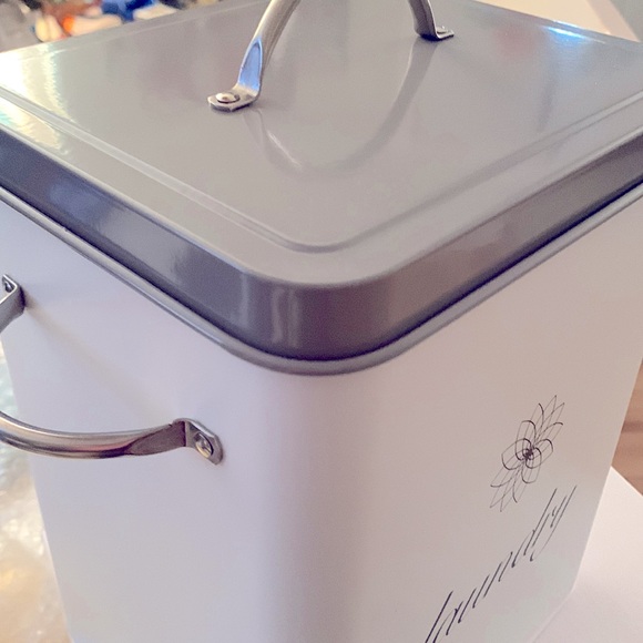 New-White Farmhouse Laundry Canister with Scoop - Picture 4 of 16